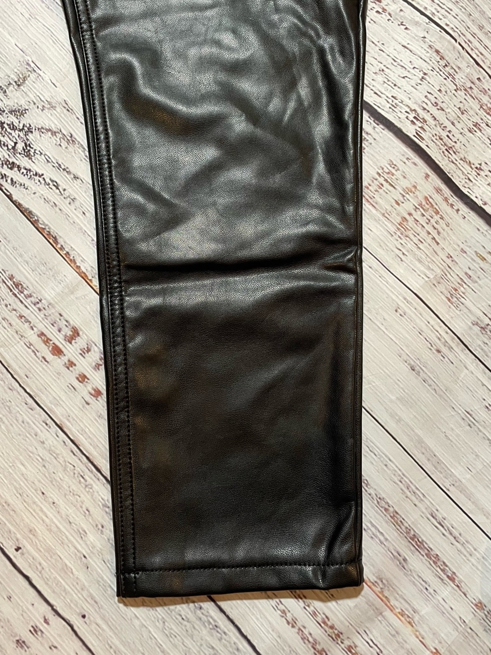 NWT Abercrombie & Fitch The Skinny High Rise Vegan leather pants. Size 10 - Picture 7 of 11